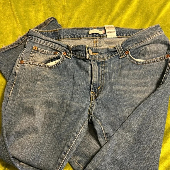 Well Loved Vintage Levi Low Flare Jeans Sz 16 - Picture 2 of 11